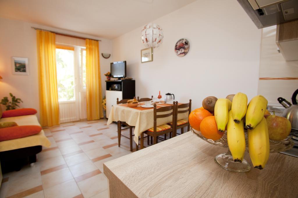 Apartments Marija Vrbnik Ngoại thất bức ảnh