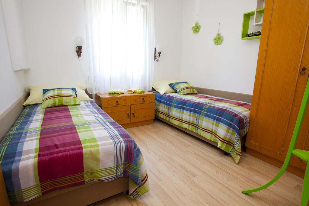 Apartments Marija Vrbnik Ngoại thất bức ảnh