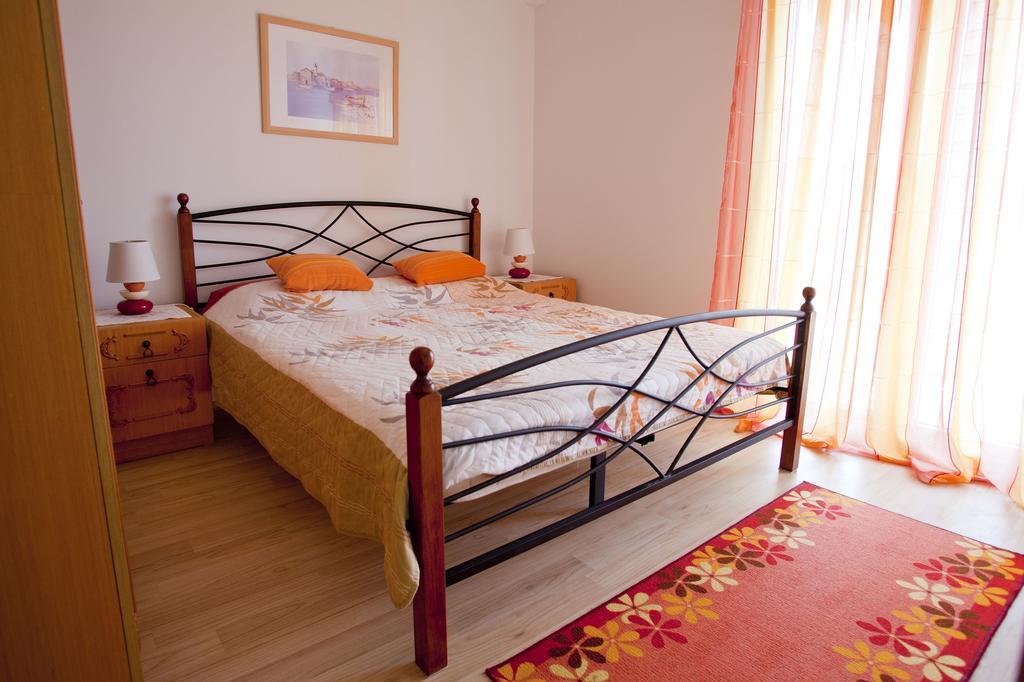 Apartments Marija Vrbnik Ngoại thất bức ảnh